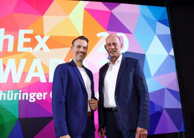 ThEX Award 2023: Preisverleihung Moderator Philipp Pägler (li.) und Wirtschaftsminister Wolfgang Tiefensee (re.)